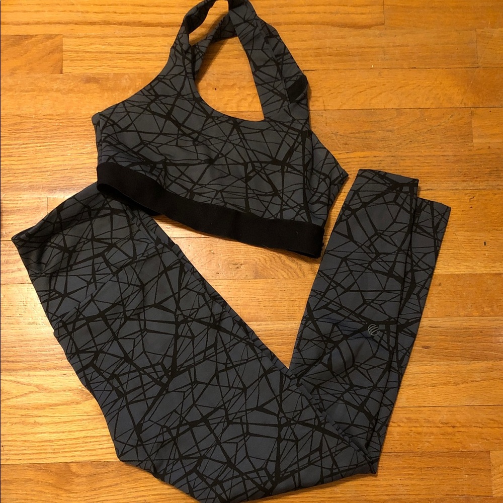 MPG Like New Black & Charcoal Sports Bra and Leggings Set size Small Worn Once!!